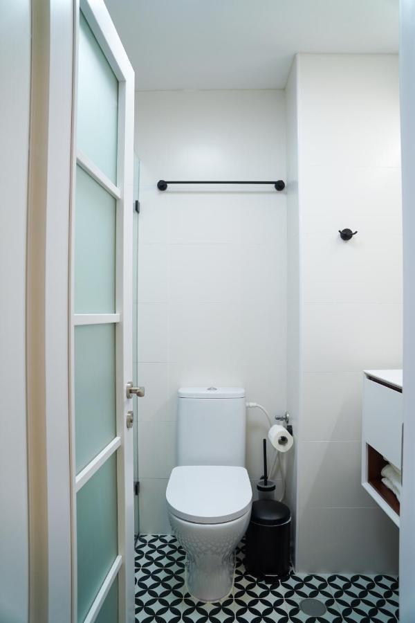 Beachfront Boutique Apartment Herzelia Exterior foto