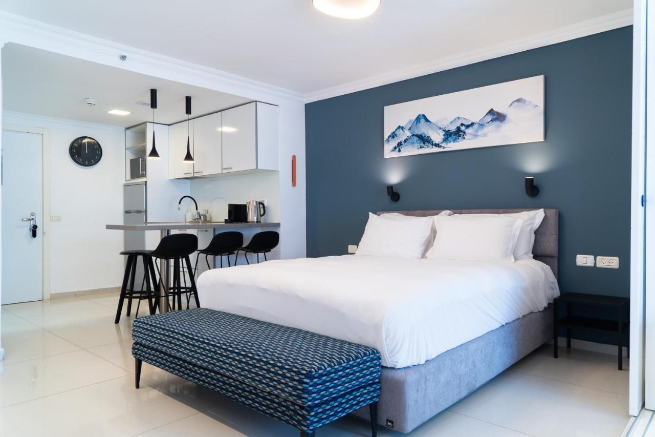 Beachfront Boutique Apartment Herzelia Exterior foto